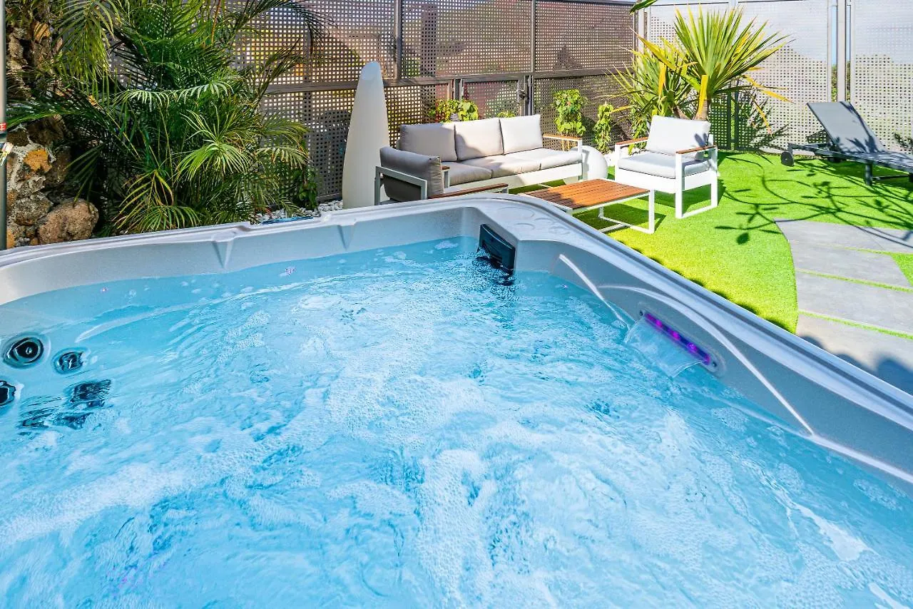 הקונטקטים של Villa Loft Jacuzzi Teleworking Wifi